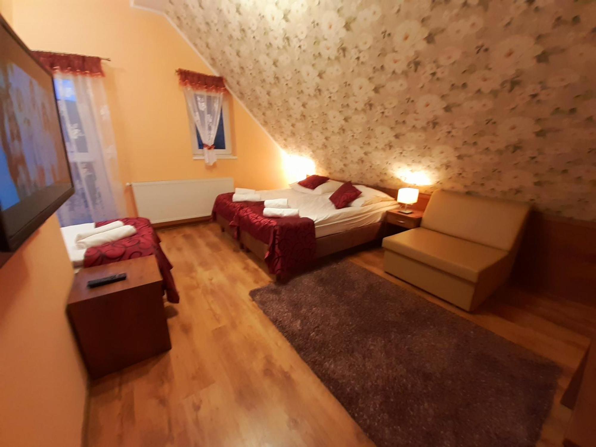Pensjonat Zielone Wzgorze W Boleslawowie Stronie Śląskie エクステリア 写真